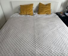 Bed king size