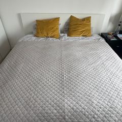 Bed king size