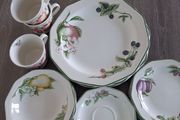 Chartwell tea set - 4 dinner plates, side plates, saucers. 3 bowls, cups.