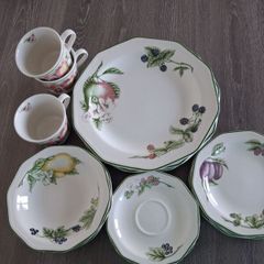 Chartwell tea set - 4 dinner plates, side plates, saucers. 3 bowls, cups.