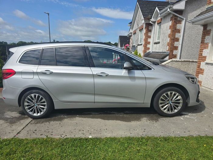 BMW 2-Series 2018 Luxury Model 7seater Automatic