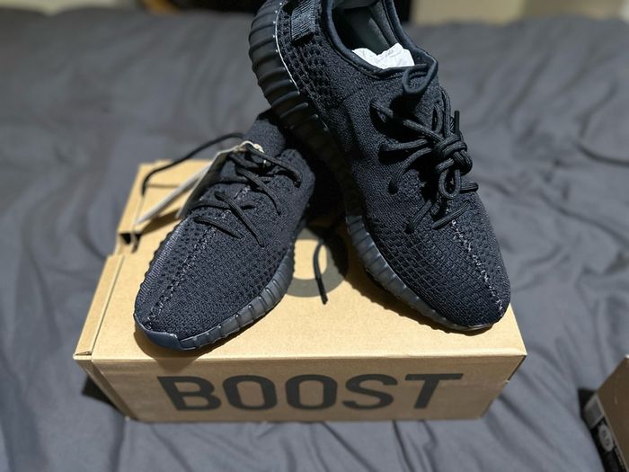 Yeezy Boost 350 V2