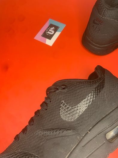 Get Retro All Black Nike Air Max 1