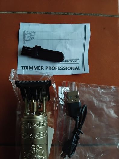 New hair and beard trimmer with dragon design handle