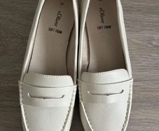NEW s.Oliver brand cream-colored loafers with soft foam insoles: size 6.5 / 40