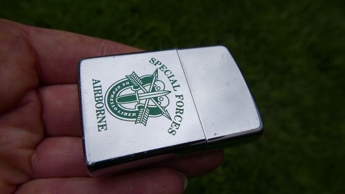 Zippo Special Forces Airborne 1985 Vintage Us Army Special Forces