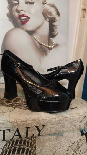 Black High Heels Size 10