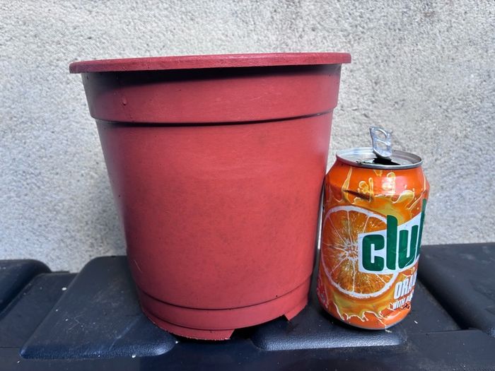 Plastic terracotta flower pot