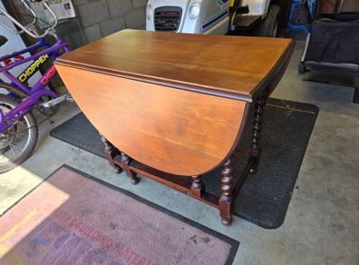Oak drop left Table