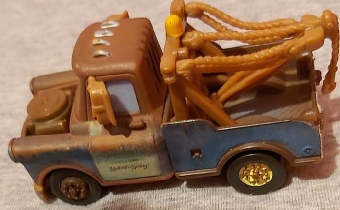 Disney Pixar Mater  (J14) 1934 (B7)