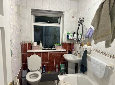 Bath, Toilet and Shower Screen.