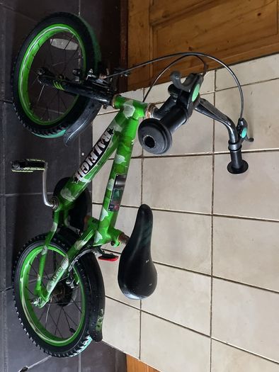 Boys Raleigh bike 16 inc
