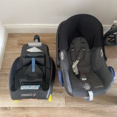 Maxi cosi car seat and cabriofix base