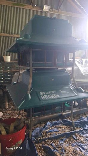 Lamb creep feeder