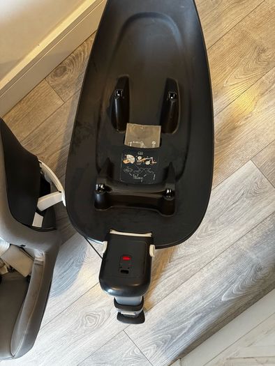 Cybex Sirona M2 i-size and Cybex Gold M base