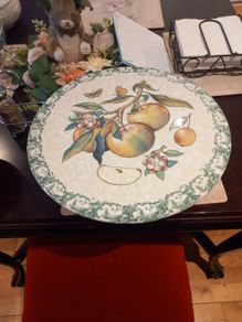 very pretty cake stand large