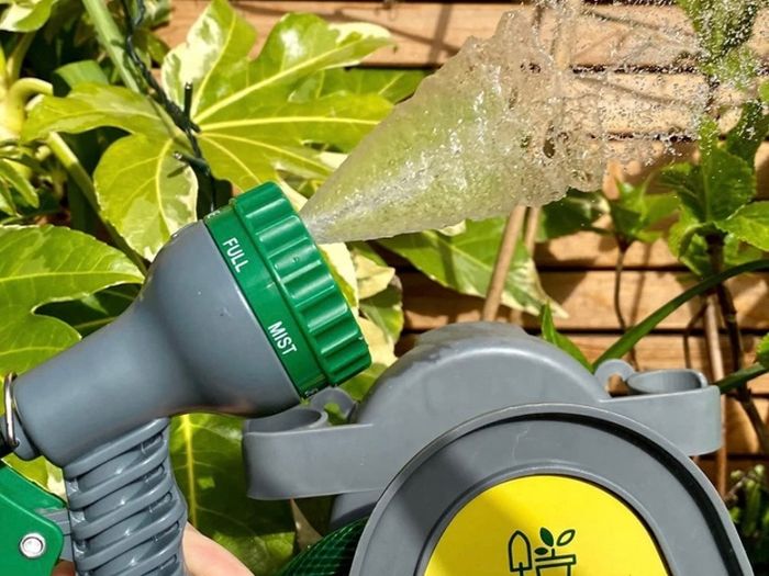 Lightweight Garden Hose Reel - 10m Compact Hose Pipe Reel With 7 Adjustable Spray Gun Nozzles - Outdoor Mini Hose Gun With Accessories for Irrigation - Easy Storage Hosepipe & Reel Set (FREE POSTAGE)