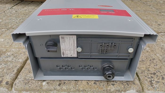 Fronius Solar PV Inverter On Grid 3.6kw - never use. MERCEDES IN INVERTERS