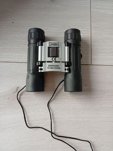 Binoculars