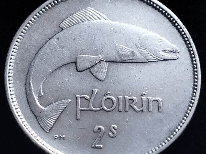 #585 - Ireland - 1928 - Florin - Silver - KM.7
