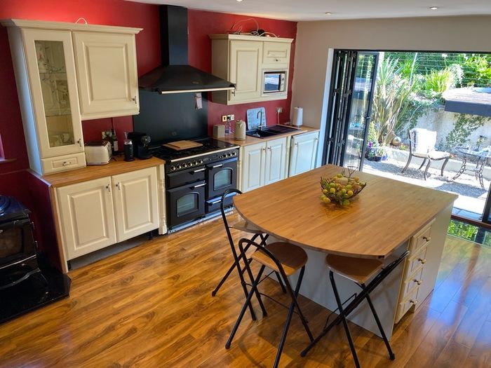 Cream Kitchen with Solid Oak Worktops + integrated Dishwasher & Fridge/Freezer + new Quartz black Sink & Mixer Tap