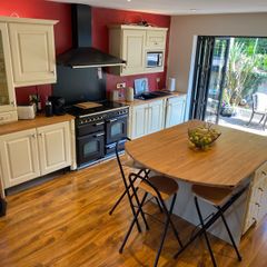 Cream Kitchen with Solid Oak Worktops + integrated Dishwasher & Fridge/Freezer + new Quartz black Sink & Mixer Tap