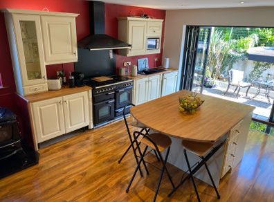 Cream Kitchen with Solid Oak Worktops + integrated Dishwasher & Fridge/Freezer + new Quartz black Sink & Mixer Tap