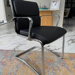 12 Genuine Milani Italian Conference Boardroom Chairs As New Condition