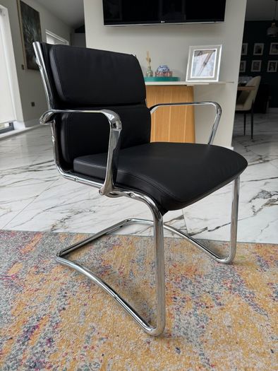 12 Genuine Milani Italian Conference Boardroom Chairs As New Condition