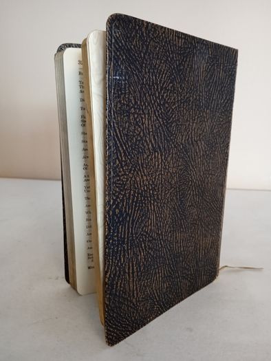Poems of Robert Browning: Containing Dramatic Lyrics, Dramatic Romances, Men and Women, Dramas, Pauline, Paracelsus, Christmas-Eve and Easter-Day, Sordello and Dramatis Personae by Humphrey Milford Published by Humphrey Milford (HQ26)