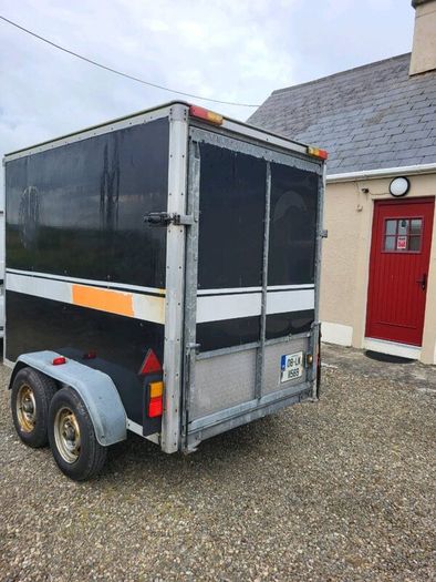 Box trailer