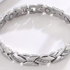 Silver Diamond bracelet with therapeutic well being magnets