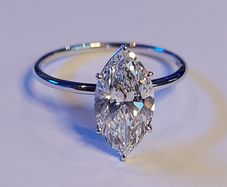 14k Gold ring with 2ct Lab-Grown Diamond cerified by IGI and Laser inscripted