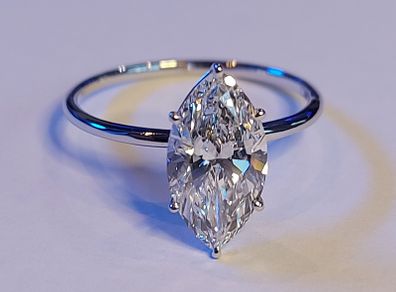 14k Gold ring with 2ct Lab-Grown Diamond cerified by IGI and Laser inscripted