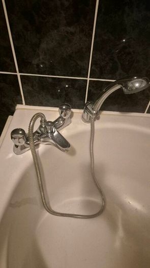 Corner bath