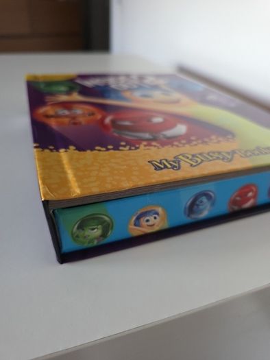 Inside out2 book + 10 figurines