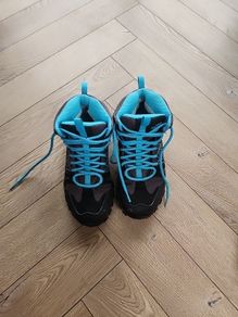North Face Size 37/Size 4 Kids/Womens