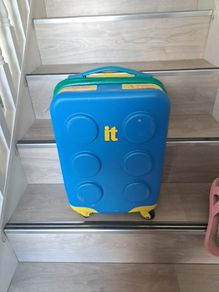 kids suitcase