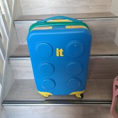 kids suitcase