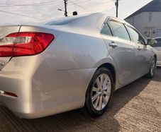 Toyota Camry Hybrid LOOK  141kms