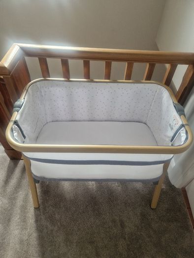 Babylo Nod Co-Sleeper Crib & Mattress. Includes Manual, travel bag