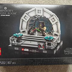 Lego Star Wars Emperor's Throne Room Diorama 75352
