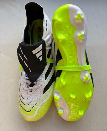 Like new, worn once, absolutely mint, size 10 Adidas 2024 Predator Elite Hybrid Touch + Fold-Over Tongue. RRP 280. Top tier boot in Cloud White / Core Black / Lucid Lemon colourway.