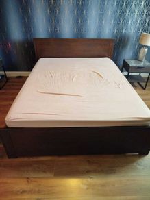 King size bed