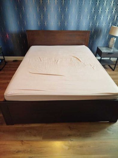 King size bed