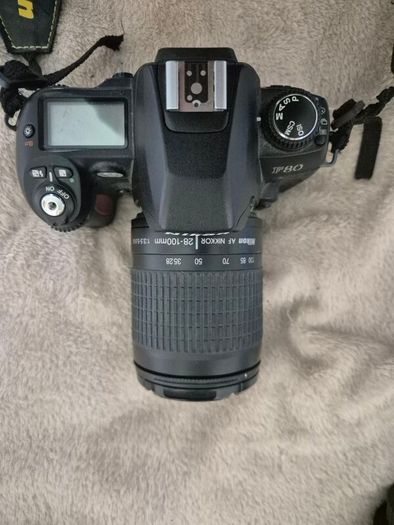 Nikon F80 + 28-100mm f/3.5-5.6 AF G