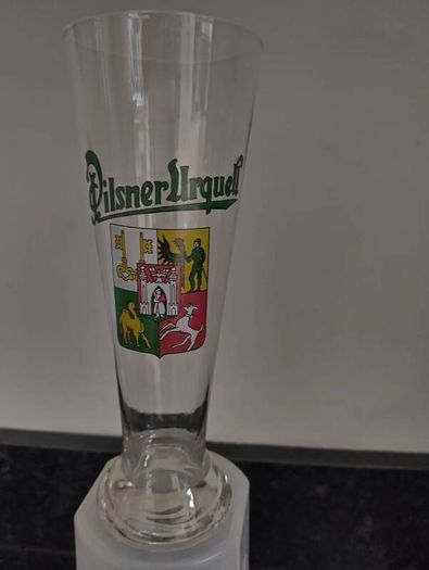 8 vintage drinking glasses