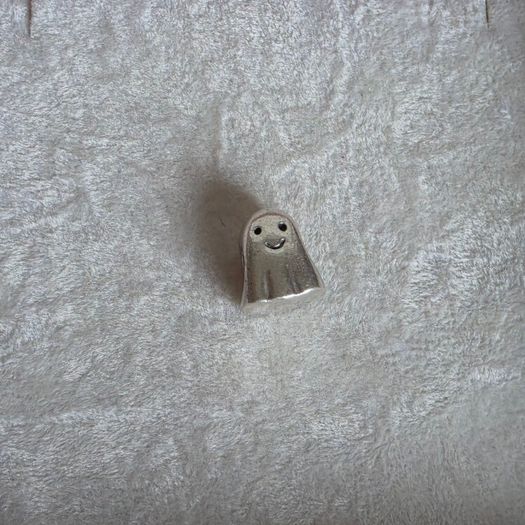 Pandora ghost charm in good condition the stamp is well used otherwise nothing wrong