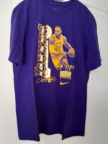Nike T shirt.Size M.