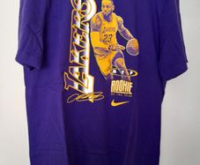 Nike T shirt.Size M.